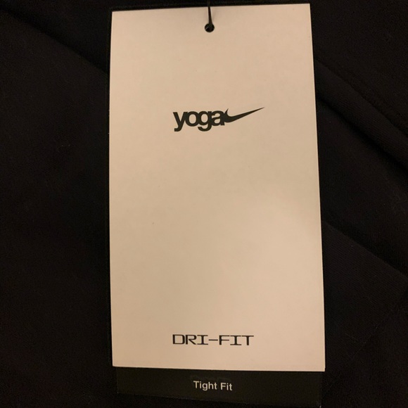 BRAND NEW WITH TAG Nike Yoga for-fit top - Picture 3 of 6